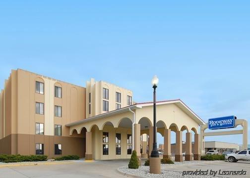 Rodeway Inn And Suites Newport News Exteriör bild